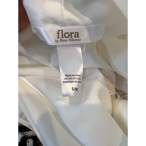 Flora Nikarooz Kit White Lace Trim Wrap Robe - Picture 9 of 9